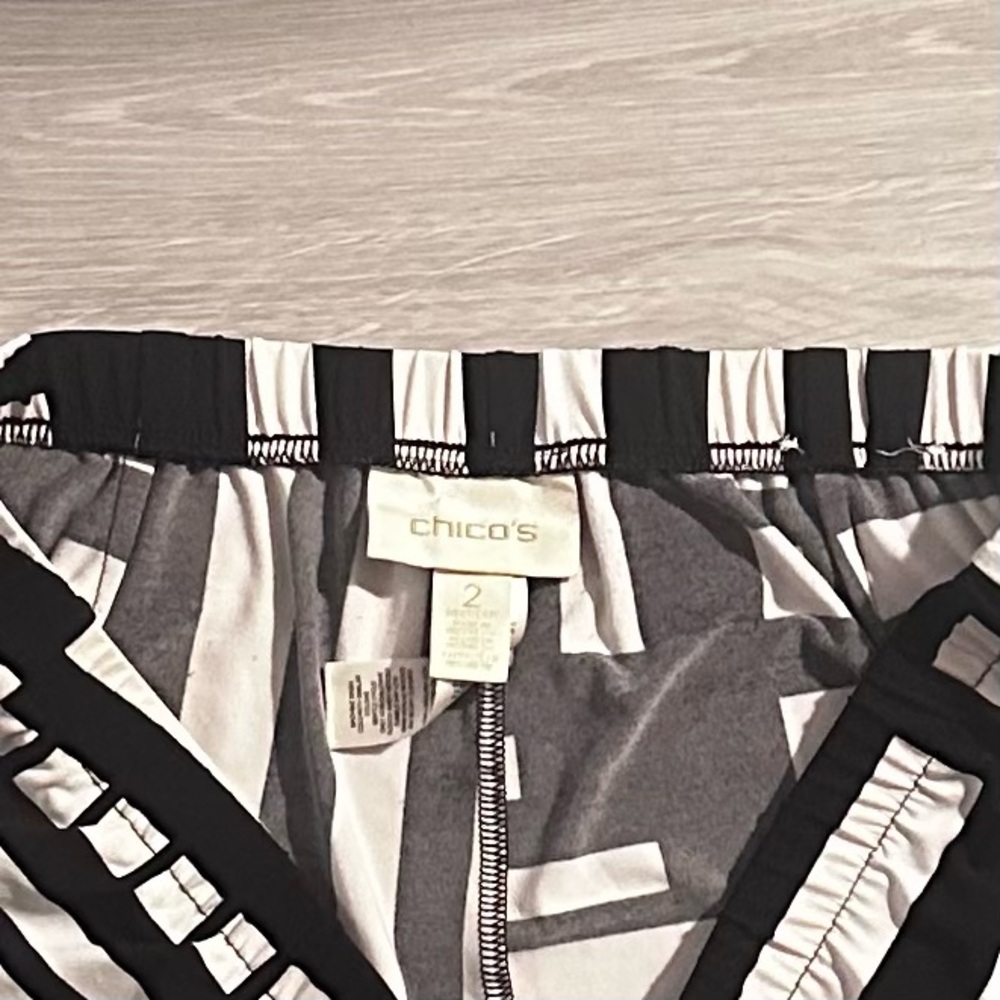 Chico's Black And White Geometric Abstract Wide Leg Pants Size 2X Plus - Picture 6 of 7